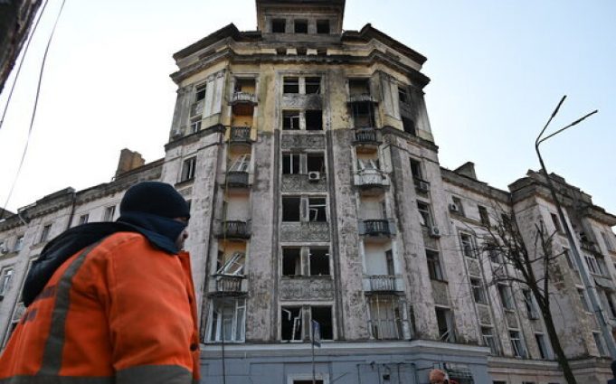 Наслідки ракетного удару РФ у Шевченківському районі Києва. ВІДЕО+ФОТОрепортаж Наслідки-ракетного-удару-РФ-у-Шевченківському-районі-Києва.-ВІДЕО+ФОТОрепортаж