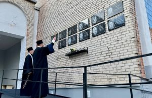 Вічна пам’ять Героям: на фасаді Нововолинського ліцею №6 встановили меморіальні дошки Вічна-пам’ять-Героям:-на-фасаді-Нововолинського-ліцею-№6-встановили-меморіальні-дошки