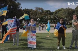 У Беверлі-Гіллз люди вийшли на мітинг проти Росії і в підтримку полонених з “Азовсталі”. ВIДЕО У-Беверлі-Гіллз-люди-вийшли-на-мітинг-проти-Росії-і-в-підтримку-полонених-з-“Азовсталі”.-ВiДЕО