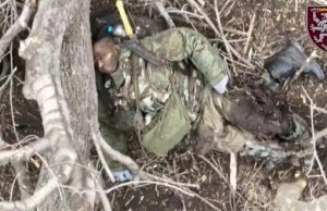 Темношкірий найманець армії РФ гине на українській землі. ВIДЕО 18+ Темношкірий-найманець-армії-РФ-гине-на-українській-землі.-ВiДЕО-18+