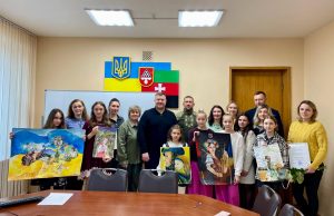 Міський голова вручив відзнаки переможниці та кращим учасникам конкурсу малюнків Міський-голова-вручив-відзнаки-переможниці-та-кращим-учасникам-конкурсу-малюнків