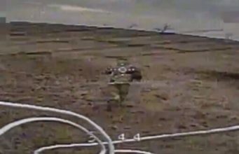 Невдала спроба окупанта втекти від дрона 82-ї ОДШБр. ВIДЕО Невдала-спроба-окупанта-втекти-від-дрона-82-ї-ОДШБр.-ВiДЕО