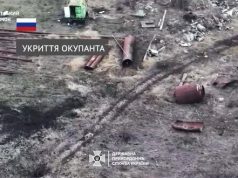 Дрон-камікадзе летить у трубу, де заховався російський загарбник. ВIДЕО Дрон-камікадзе-летить-у-трубу,-де-заховався-російський-загарбник.-ВiДЕО