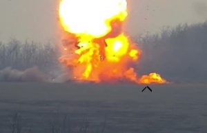 Детонація боєкомплекту ворожого танка на Запорізькому напрямку. ВIДЕО Детонація-боєкомплекту-ворожого-танка-на-Запорізькому-напрямку.-ВiДЕО