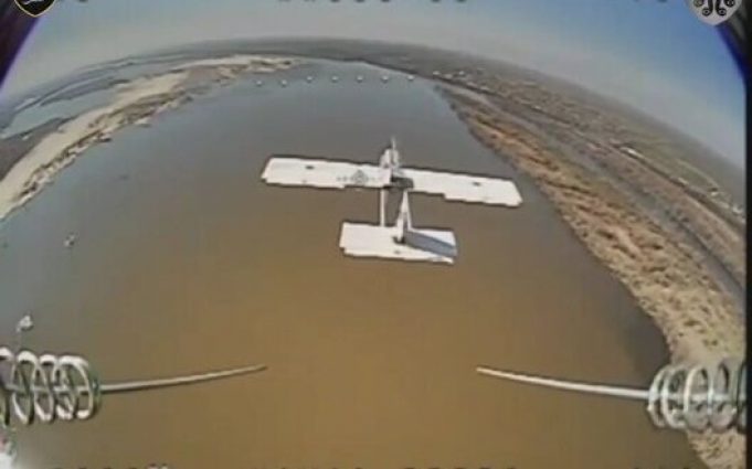 Дрон-камікадзе атакує ворожий ударний безпілотник у небі над Дніпром. ВIДЕО Дрон-камікадзе-атакує-ворожий-ударний-безпілотник-у-небі-над-Дніпром.-ВiДЕО