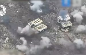 Касетний боєприпас накриває дві ворожі штурмові групи на китайських гольф-карах. ВIДЕО Касетний-боєприпас-накриває-дві-ворожі-штурмові-групи-на-китайських-гольф-карах.-ВiДЕО