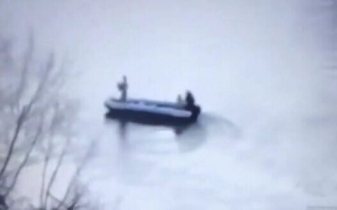 Човен з двома окупантами вибухає під час спроби встановити річкові міни. ВIДЕО Човен-з-двома-окупантами-вибухає-під-час-спроби-встановити-річкові-міни.-ВiДЕО