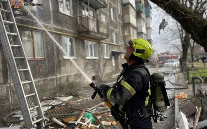 У 5-поверхівці в Білій Церкві стався вибух: дві людини загинули, зруйновано перекриття з 2 по... У-5-поверхівці-в-Білій-Церкві-стався-вибух:-дві-людини-загинули,-зруйновано-перекриття-з-2-по.