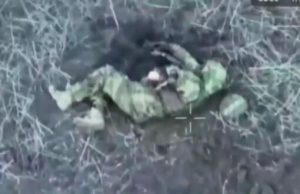 Окупанту відірвало руку і він самоліквідувався, вставивши дуло автомата до рота. ВIДЕО Окупанту-відірвало-руку-і-він-самоліквідувався,-вставивши-дуло-автомата-до-рота.-ВiДЕО