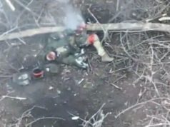 Дрон-камікадзе ліквідував російського солдата, який марно прикидався мертвим. ВIДЕО Дрон-камікадзе-ліквідував-російського-солдата,-який-марно-прикидався-мертвим.-ВiДЕО