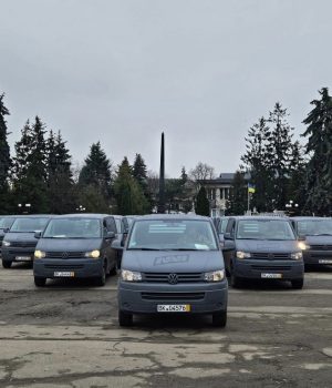 Прикордонники отримали від MK Foundation 50 мікроавтобусів Volkswagen Transporter