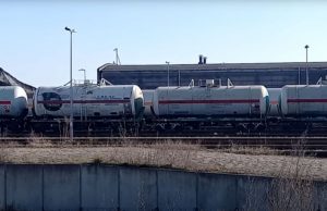 Район.in.ua викрили торгівлю між Польщею та Росією. За це отримали депортацію і конфіскацію обладнання (ВІДЕО) Район.in.ua викрили торгівлю між Польщею та Росією. За це отримали депортацію і конфіскацію обладнання (ВІДЕО)