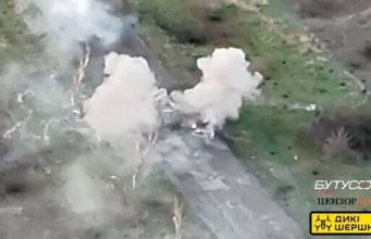 Дрони-камікадзе “Дикі шершні” знищують ворожу техніку та окупантів. ВIДЕО Дрони-камікадзе-“Дикі-шершні”-знищують-ворожу-техніку-та-окупантів.-ВiДЕО