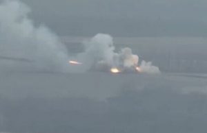 Знищення ворожої ТОС-1А “Солнцепек” за допомогою дронів. ВIДЕО Знищення-ворожої-ТОС-1А-“Солнцепек”-за-допомогою-дронів.-ВiДЕО