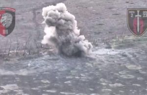 Бійці 63 ОМБр вдарили по позиціях окупантів наземним дроном. ВIДЕО Бійці-63-ОМБр-вдарили-по-позиціях-окупантів-наземним-дроном.-ВiДЕО