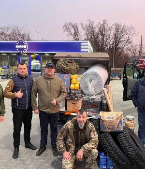 Міський-голова-та-керівники-підприємств-Нововолинська-завезли-допомогу-військовим Міський-голова-та-керівники-підприємств-Нововолинська-завезли-допомогу-військовим