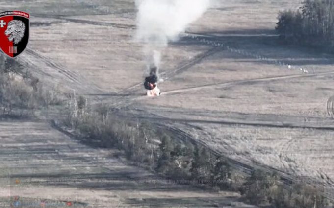 Воїни 63 ОМБр дронами-камікадзе атакують ворожу бронетехніку на Донеччині. ВIДЕО Воїни-63-ОМБр-дронами-камікадзе-атакують-ворожу-бронетехніку-на-Донеччині.-ВiДЕО