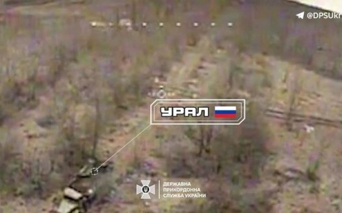 Прикордонники знищили два ворожі “Урали” на Харківщині. ВIДЕО Прикордонники-знищили-два-ворожі-“Урали”-на-Харківщині.-ВiДЕО