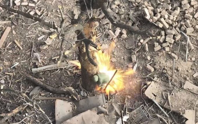 Знищення ударними дронами окупантів на Авдіївському напрямку. ВIДЕО Знищення-ударними-дронами-окупантів-на-Авдіївському-напрямку.-ВiДЕО