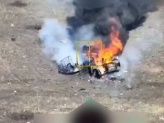 Ворожа бронемашина вибухає разом з окупантами від удару дрона-камікадзе. ВIДЕО Ворожа-бронемашина-вибухає-разом-з-окупантами-від-удару-дрона-камікадзе.-ВiДЕО