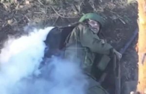 Окупант напустив диму, загорівся і сконав після атаки безпілотника. ВIДЕО Окупант-напустив-диму,-загорівся-і-сконав-після-атаки-безпілотника.-ВiДЕО