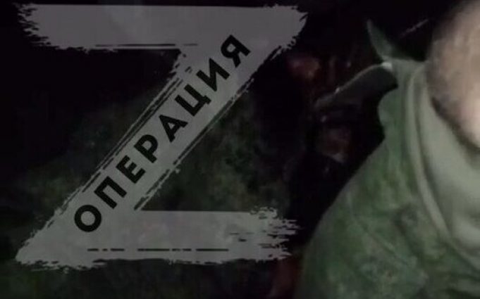 Російський командир побив та справив потребу на окупанта, покаравши його за відмову йти на штурм.... Російський-командир-побив-та-справив-потребу-на-окупанта,-покаравши-його-за-відмову-йти-на-штурм.