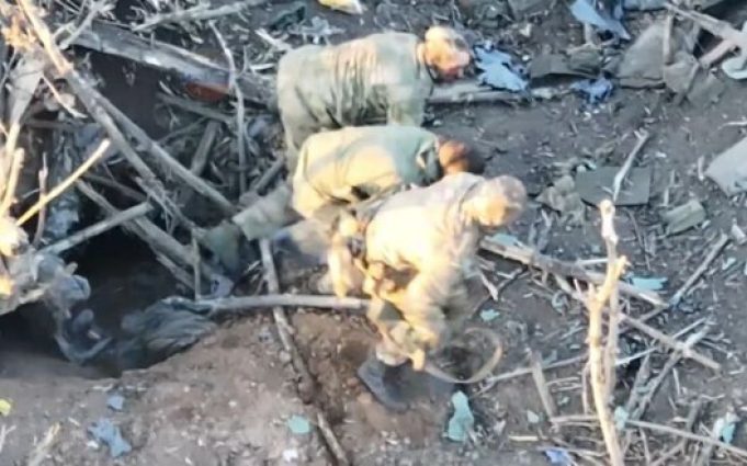 Ворожу штурмову групу із 20 окупантів розбили воїни 28-ї ОМБр. ВIДЕО 18+ Ворожу-штурмову-групу-із-20-окупантів-розбили-воїни-28-ї-ОМБр.-ВiДЕО-18+