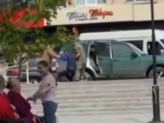 Люди у військовій формі силою заштовхали чоловіка в автівку у Запоріжжі: в обласному ТЦК та... Люди-у-військовій-формі-силою-заштовхали-чоловіка-в-автівку-у-Запоріжжі:-в-обласному-ТЦК-та.