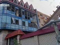 Рашисти вдарили по житлових кварталах Херсона: Поранення дістали 3 особи. ВIДЕО Рашисти-вдарили-по-житлових-кварталах-Херсона:-Поранення-дістали-3-особи.-ВiДЕО