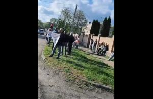 У Кропивницькому під судом проходить мітинг в підтримку Червінського. ВIДЕО У-Кропивницькому-під-судом-проходить-мітинг-в-підтримку-Червінського.-ВiДЕО