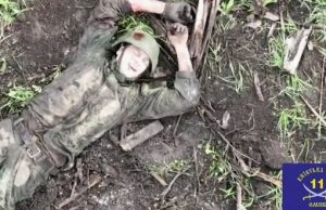 Українські захисники ліквідували групу окупантів влучними скидами боєприпасів. ВIДЕО Українські-захисники-ліквідували-групу-окупантів-влучними-скидами-боєприпасів.-ВiДЕО