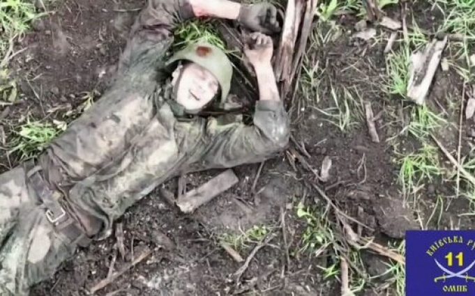 Українські захисники ліквідували групу окупантів влучними скидами боєприпасів. ВIДЕО Українські-захисники-ліквідували-групу-окупантів-влучними-скидами-боєприпасів.-ВiДЕО