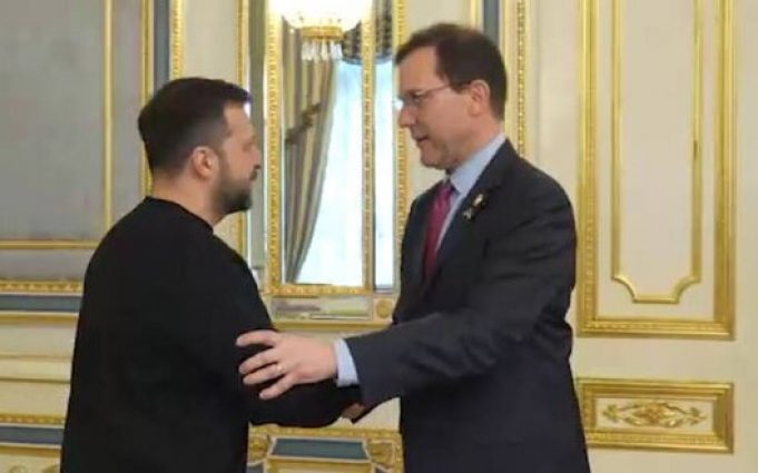 Зеленський зустрівся з двопартійною делегацією Конгресу США. ВIДЕО Зеленський-зустрівся-з-двопартійною-делегацією-Конгресу-США.-ВiДЕО