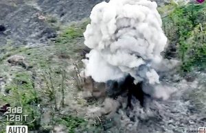 Детонація боєприпасів після удару дрона “Дикі шершні” по польовому складу окупантів. ВIДЕО Детонація-боєприпасів-після-удару-дрона-“Дикі-шершні”-по-польовому-складу-окупантів.-ВiДЕО