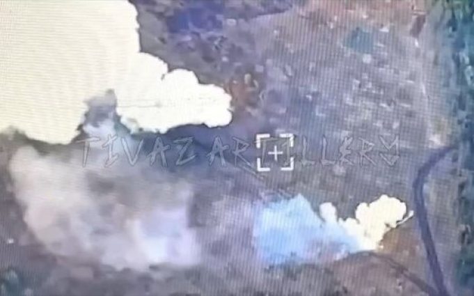 Два новітні ворожі ЗРК “ТОР-М1” знищили українські воїни із РСЗВ M142 HIMARS. ВIДЕО Два-новітні-ворожі-ЗРК-“ТОР-М1”-знищили-українські-воїни-із-РСЗВ-m142-himars.-ВiДЕО
