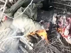 Окупант з порваним задом догорає у кущах після скиду з українського дрона. ВIДЕО 18+ Окупант-з-порваним-задом-догорає-у-кущах-після-скиду-з-українського-дрона.-ВiДЕО-18+