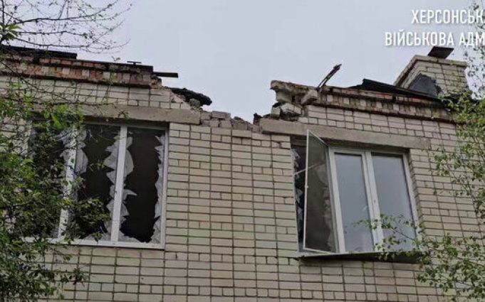 Рашисти двічі обстріляли дитсадок у Херсоні. ВIДЕО Рашисти-двічі-обстріляли-дитсадок-у-Херсоні.-ВiДЕО