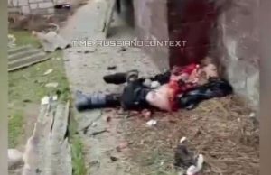 Собака їсть рештки російського загарбника на Херсонщині. ВIДЕО 18+ Собака-їсть-рештки-російського-загарбника-на-Херсонщині.-ВiДЕО-18+