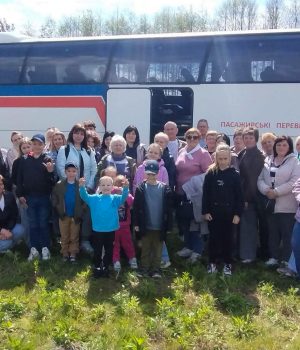 Мами,-дружини-та-діти-полеглих-Захисників-України-відвідали-Волинську-Голландію