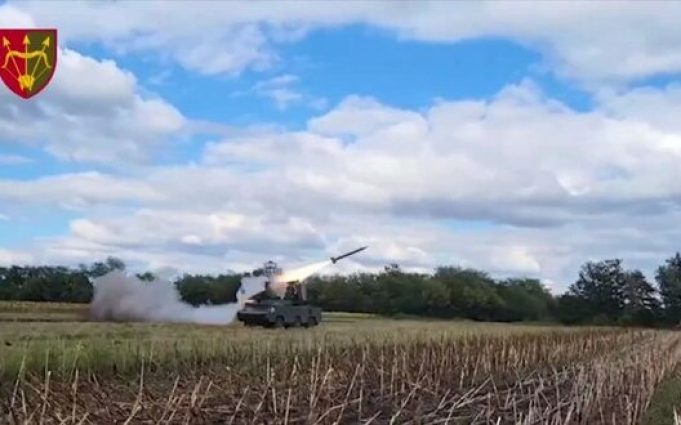 Момент знищення повітряної цілі ворога за допомогою ЗРК “Оса”: “Є ураження цілі!”. ВIДЕО Момент-знищення-повітряної-цілі-ворога-за-допомогою-ЗРК-“Оса”:-“Є-ураження-цілі!”.-ВiДЕО