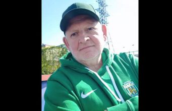 Батька заступника керівника ОП, “опоблоківця” Шурму вигнали з фансектора ФК “Карпати”. ВIДЕО Батька-заступника-керівника-ОП,-“опоблоківця”-Шурму-вигнали-з-фансектора-ФК-“Карпати”.-ВiДЕО