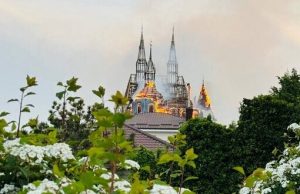 Внаслідок російського ракетного удару по Одесі загинуло 4 людей та собака, ще 28 людей зазнали... Внаслідок-російського-ракетного-удару-по-Одесі-загинуло-4-людей-та-собака,-ще-28-людей-зазнали.