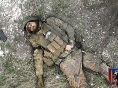 Окупант конає після вибуху боєприпаса, скинутого з українського дрона. ВIДЕО Окупант-конає-після-вибуху-боєприпаса,-скинутого-з-українського-дрона.-ВiДЕО