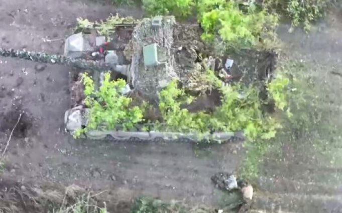 Танк окупантів горить на Авдіївському напрямку після спроби штурму позиції 47-ї ОМБр. ВIДЕО Танк-окупантів-горить-на-Авдіївському-напрямку-після-спроби-штурму-позиції-47-ї-ОМБр.-ВiДЕО