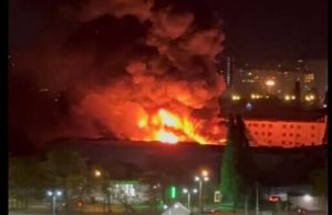 В Одесі після обстрілу окупантів виникла велика пожежа. ВIДЕО В-Одесі-після-обстрілу-окупантів-виникла-велика-пожежа.-ВiДЕО