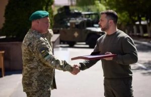 Зеленський на Хмельниччині вручив нагороди прикордонникам. ВІДЕО+ФОТОрепортаж Зеленський-на-Хмельниччині-вручив-нагороди-прикордонникам.-ВІДЕО+ФОТОрепортаж