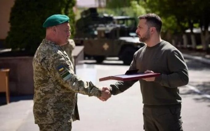 Зеленський на Хмельниччині вручив нагороди прикордонникам. ВІДЕО+ФОТОрепортаж Зеленський-на-Хмельниччині-вручив-нагороди-прикордонникам.-ВІДЕО+ФОТОрепортаж