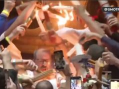 У храмі Гробу Господнього в Єрусалимі зійшов благодатний вогонь. ВIДЕО У-храмі-Гробу-Господнього-в-Єрусалимі-зійшов-благодатний-вогонь.-ВiДЕО