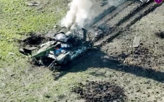 Підрозділ BULAVA відбив танковий наступ російських окупантів дронами “Дикі шершні”. ВIДЕО Підрозділ-bulava-відбив-танковий-наступ-російських-окупантів-дронами-“Дикі-шершні”.-ВiДЕО