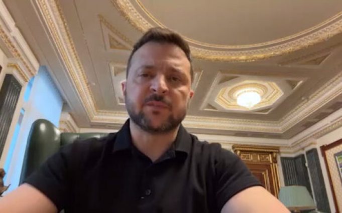 Зеленський провів засідання Ставки: обговорили фронт та постачання зброї від партнерів. ВIДЕО Зеленський-провів-засідання-Ставки:-обговорили-фронт-та-постачання-зброї-від-партнерів.-ВiДЕО